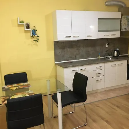 Apartament Tvarditza *