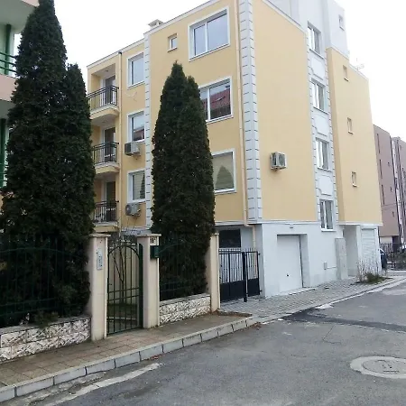 Tvarditza Apartament *