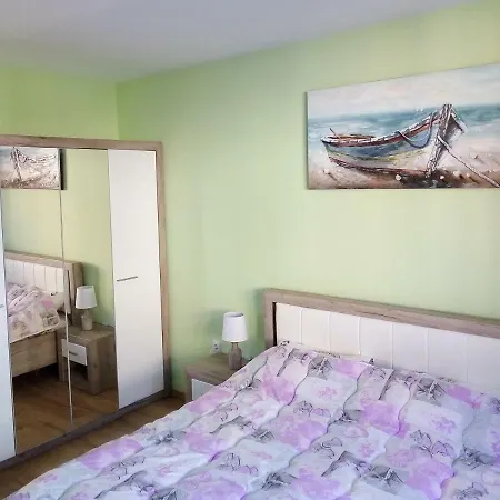Apartament Tvarditza *