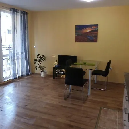 Apartament Tvarditza